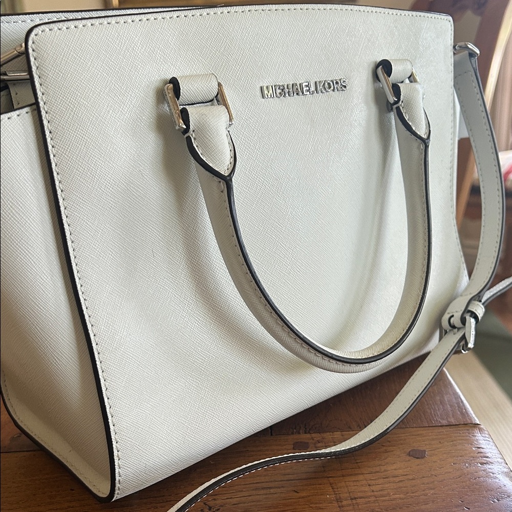 Michael Kors Ivory Satchel Bag - perfect for summer
